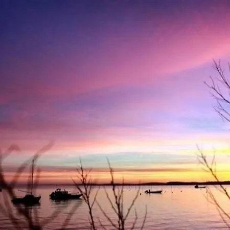 - * Arcachon